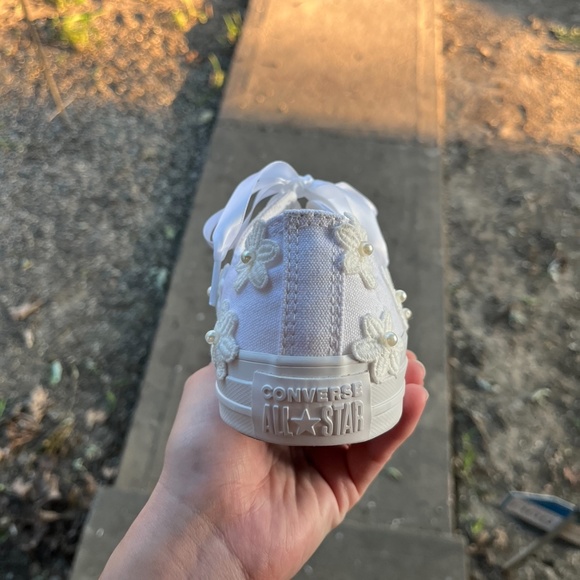 Wedding Shoes - BRAND NEW Decorated Chuck Taylor Converses - Picture 5 of 7